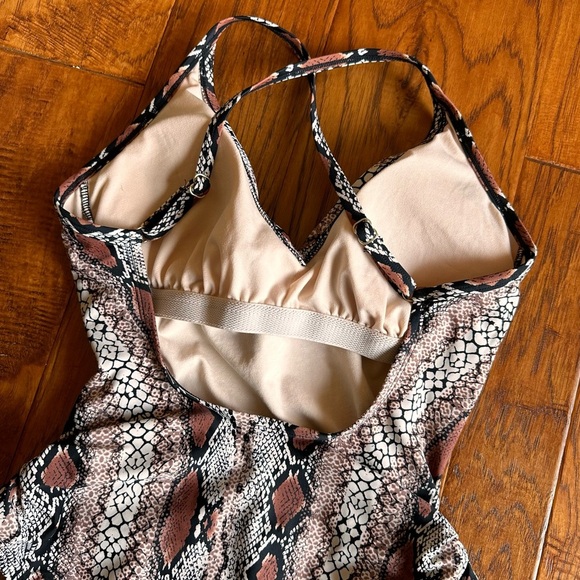 Kona Sol One Piece Animal Print Snakeskin Swimsuit Size Small - Picture 6 of 7